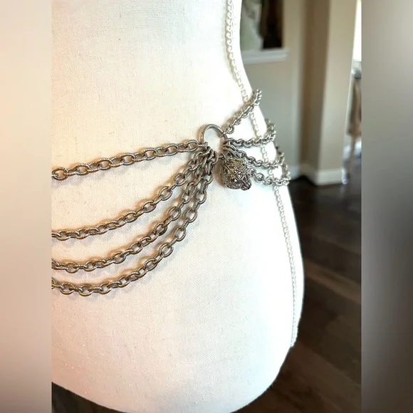 Vintage Silver Tone Scalloped Chain Link Filigree Belt Adjustable - Picture 2 of 14